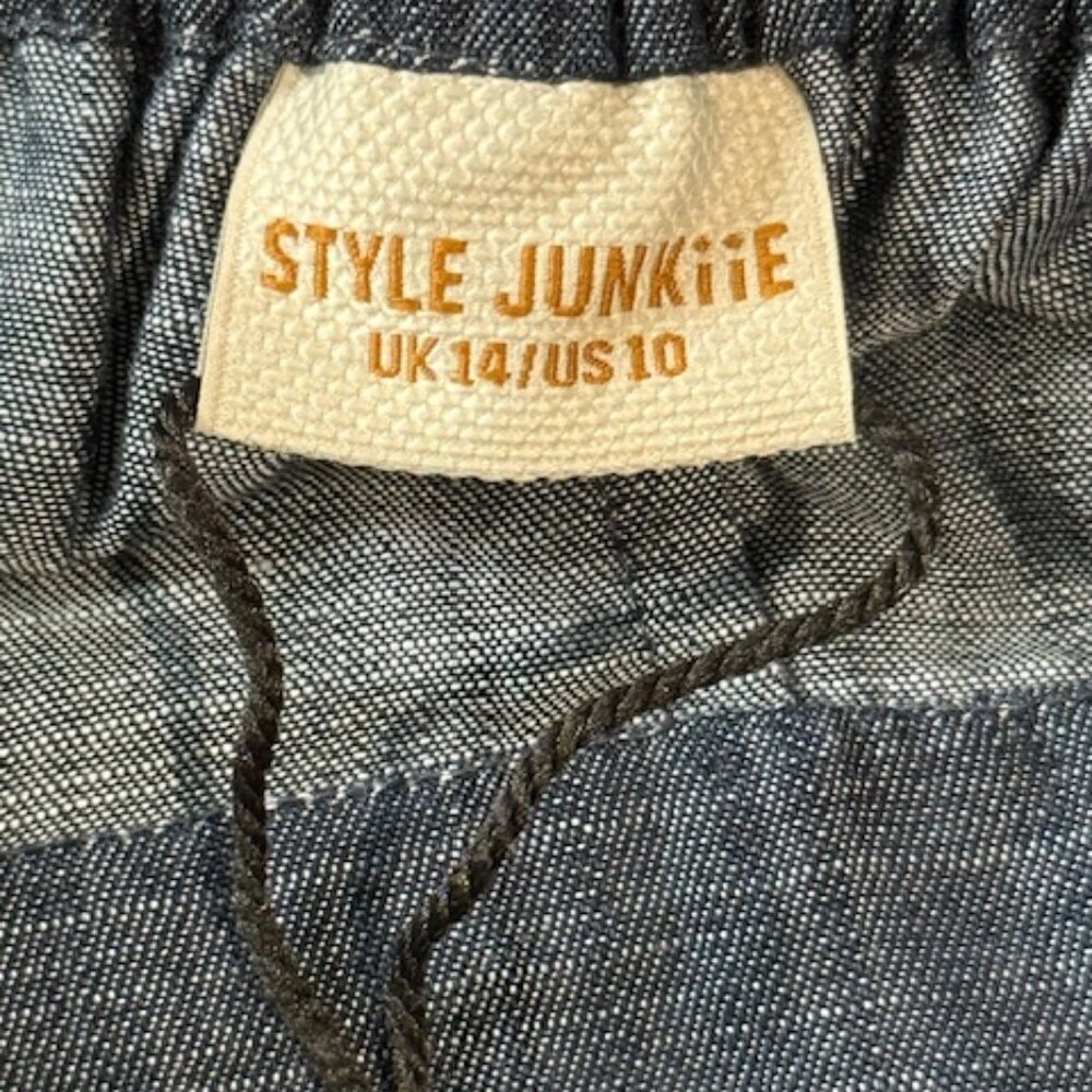 Style Junkiie Women's Blue Denim Tassel Jumpsuit Off the Shoulder Size 10 NWOT - Picture 16 of 16